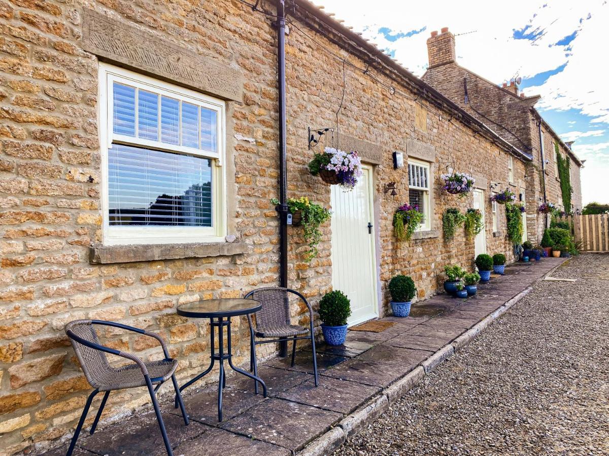 Old Orchard Cottage, Wykeham Scarborough Exteriör bild